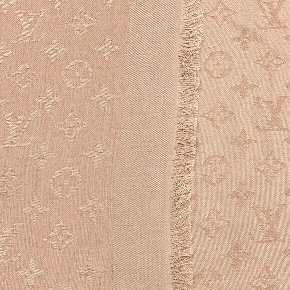 Louis Vuitton Apricot Pink Logo Full Print Fringe Scarf 60% Silk 40% Wool 136x28 - Picture 4 of 9